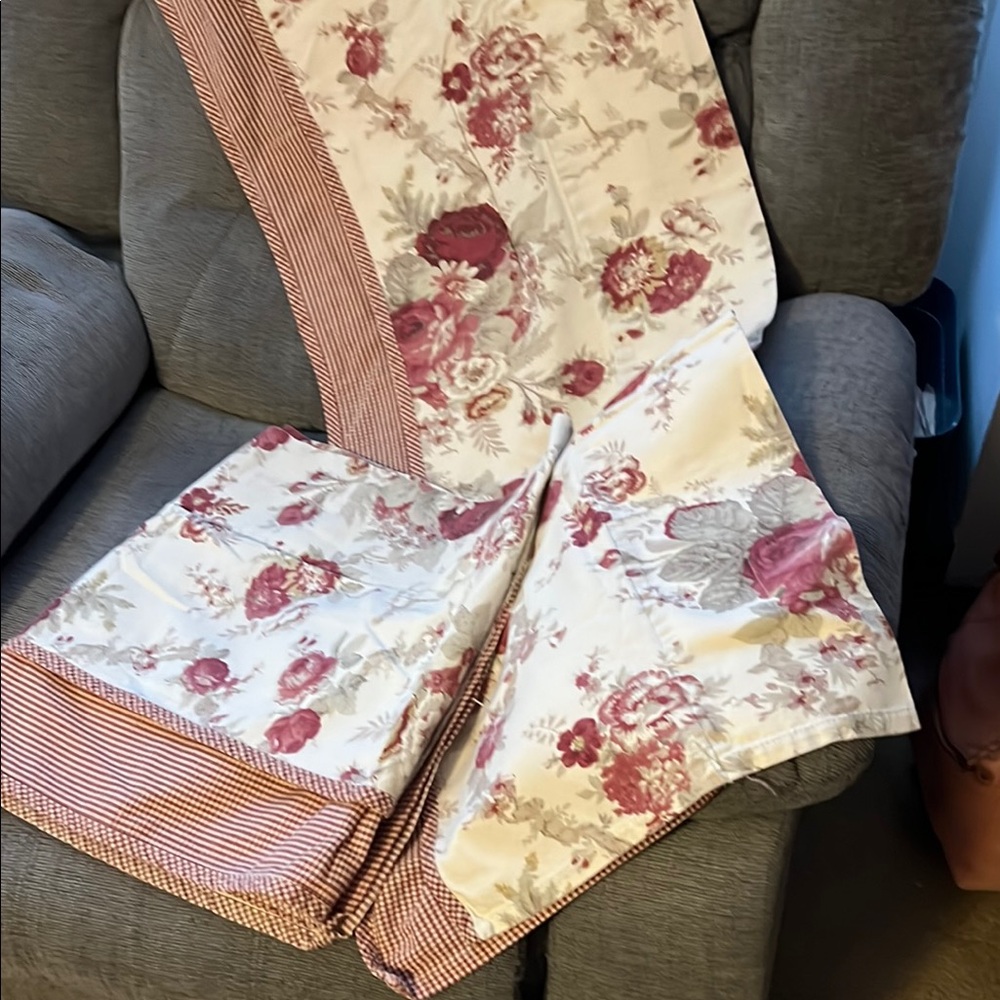 Set of 2 Waverly Floral and checked window valances - Red and White